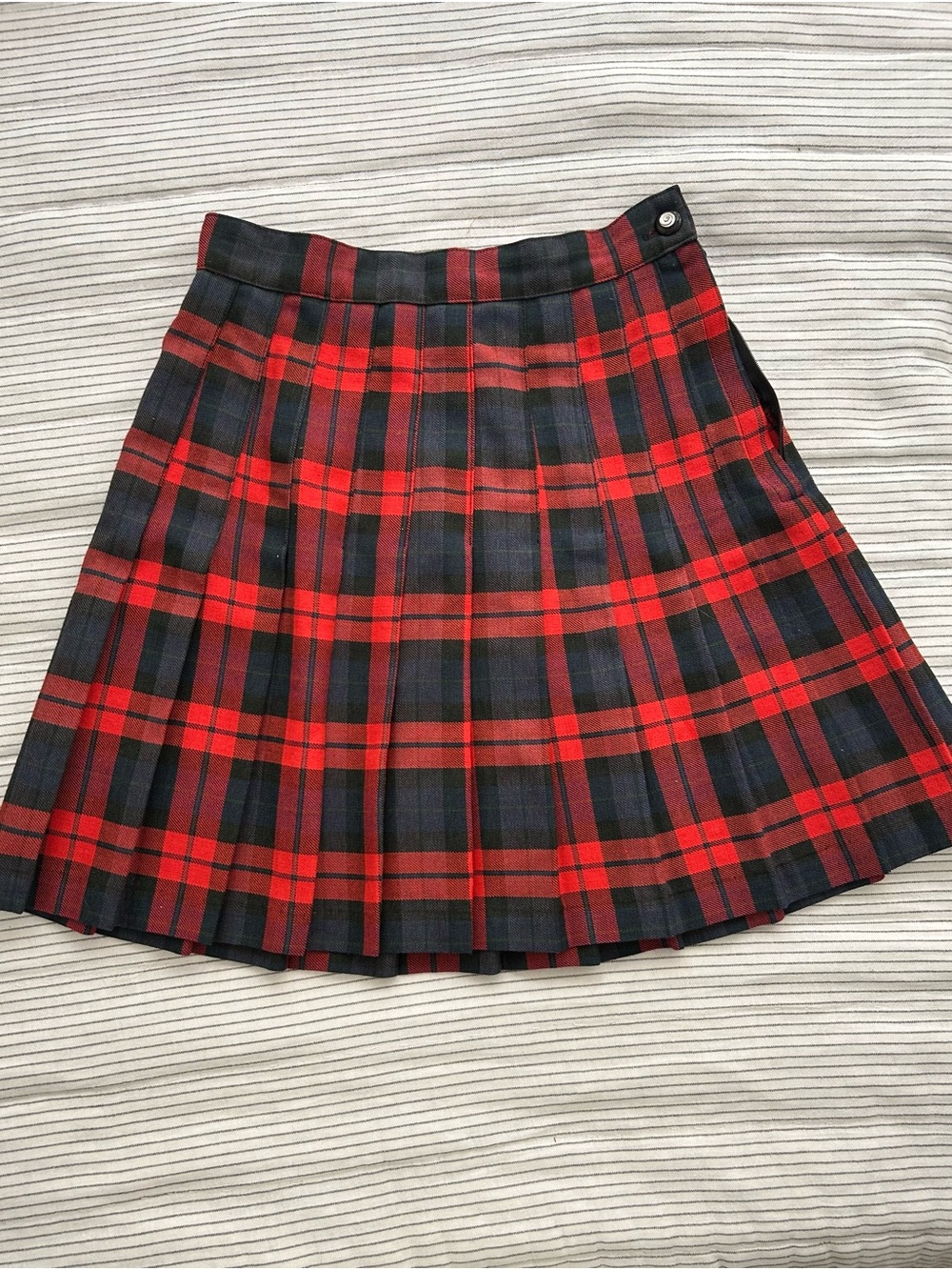 Vintage Women’s Red & Black Plaid Pleated Skirt
